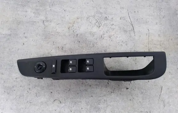 KIA Ceed Quarter vent window switch 82351-1H010