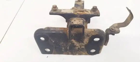 Toyota RAV 4 (XA30) Engine mount bracket