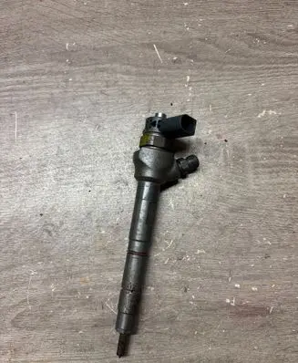 Volkswagen Golf VII Fuel injector 04L130277G