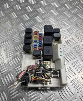 Nissan 350Z Fuse module 284B7CD01A