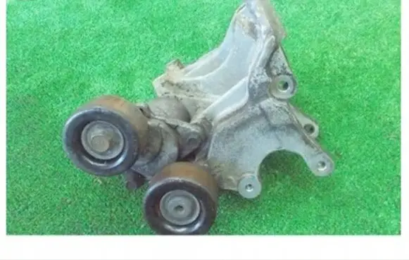KIA Sportage Generator/alternator belt tensioner