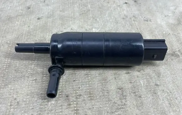 BMW 5 F10 F11 Headlight washer pump 7217792