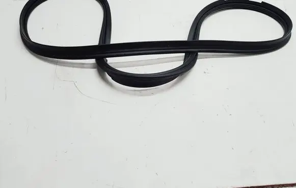 BMW 2 F46 Trunk rubber seal (body) 7474443