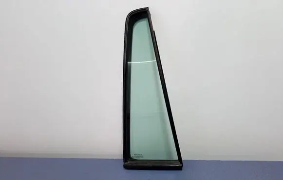 Mazda 2 Rear door window glass