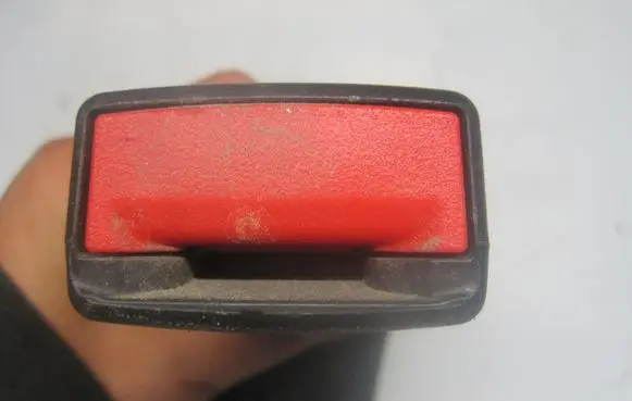Opel Mokka X Rear seatbelt buckle 42450188
