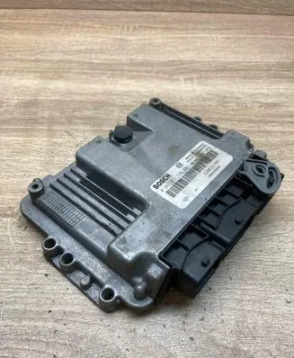 Renault Megane II Engine control unit/module ECU 8200391966 0281011776 USED