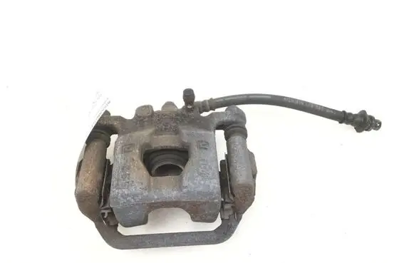 Nissan Juke I F15 Rear brake caliper 