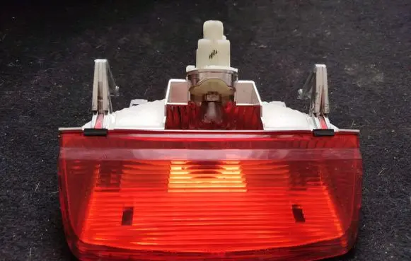 Nissan Micra Third/center stoplight 021390 S3E1021390