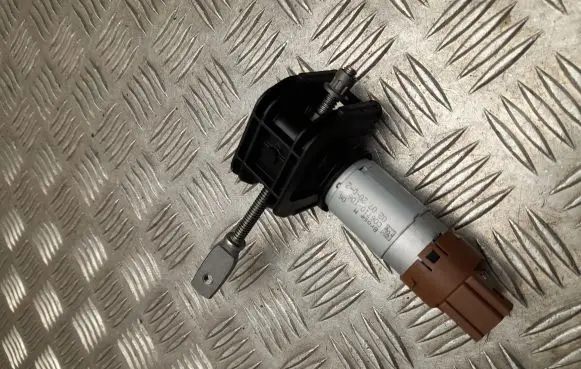 Jaguar I-Pace Seat adjustment motor C06710106