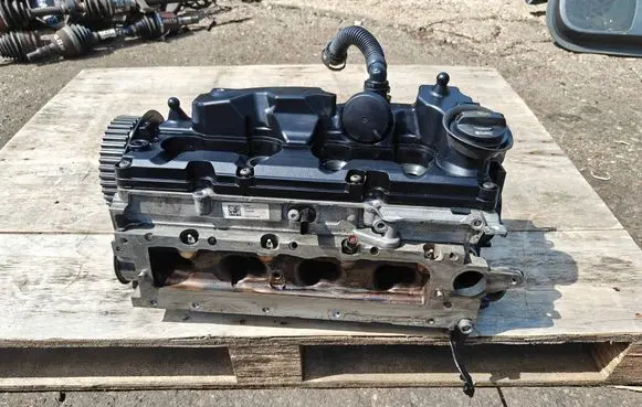 Volkswagen Tiguan Engine head 04L103292F