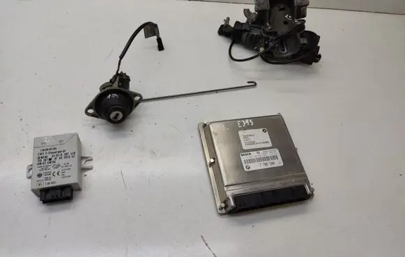 BMW 5 E39 Engine ECU kit and lock set 7785540 0281001830 8387449