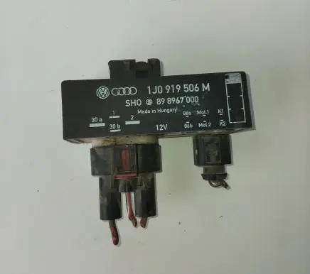Volkswagen Golf IV Battery relay fuse 1J0919506M 898967000