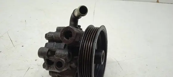 Toyota Corolla Verso E121 Power steering pump 52020