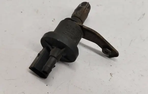 Mercedes-Benz A W168 Valve vacuum 0280142328 A0004764532 0004764532