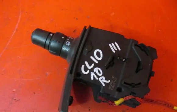 Renault Clio III Light switch 88102002