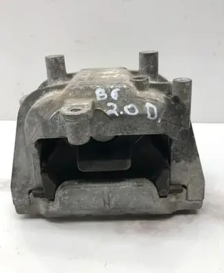 Volkswagen PASSAT B6 Engine mount bracket 1K0199262