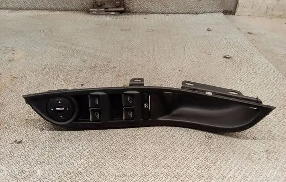 Ford Focus Electric window control switch AM5T14A132AA