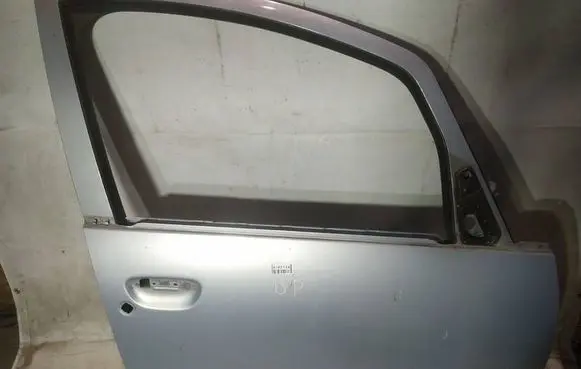 Mitsubishi Colt Front door pilkos
