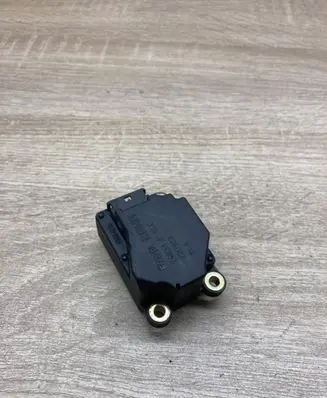 Volvo S60 Air flap motor/actuator 74933E 220302