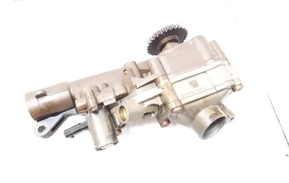 Mercedes-Benz C W205 Oil pump R2701810701 A2741800100