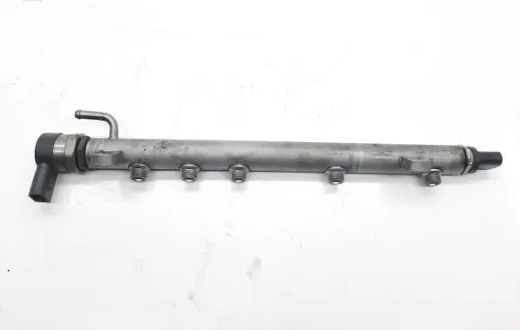 Mercedes-Benz A W169 Fuel main line pipe A6400702095 A6110780449