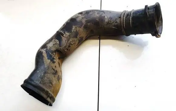 Air intake hose/pipe