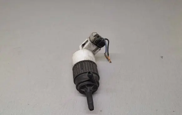 Opel Frontera B Windscreen/windshield washer pump