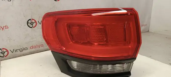 Jeep Grand Cherokee Rear/tail lights P68110001AB 042613A