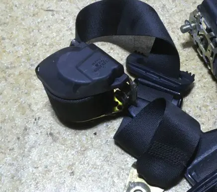 Mercedes-Benz E W124 Rear seatbelt 1248600086