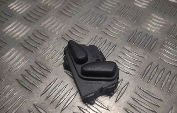 Mercedes-Benz C W203 Seat control switch 2108213851 03463815