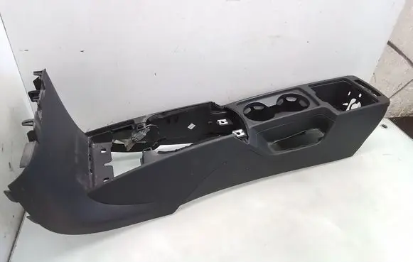 Volvo V50 Center console
