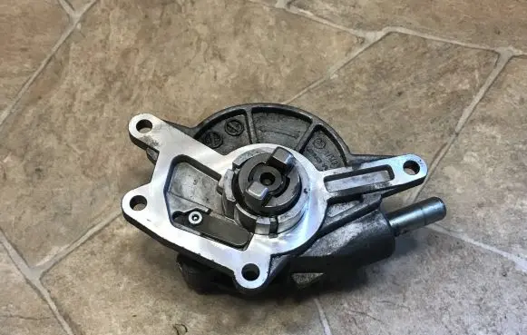 Mercedes-Benz ML W164 Vacuum pump A6422300165