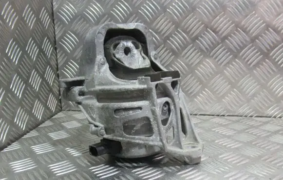 Audi SQ7 Engine mounting bracket 