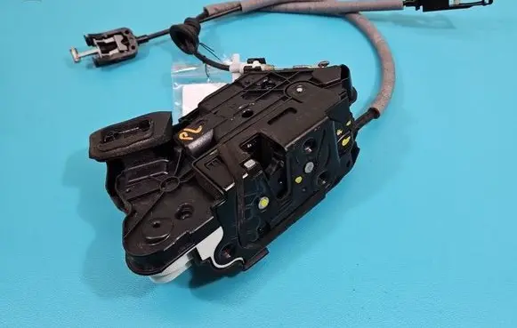 Volkswagen Polo V 6R Front door lock 5K1837015D IMPRK1515172