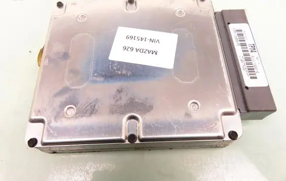 Mazda 626 Engine control unit/module FSJ318881E F7FF12A650FE