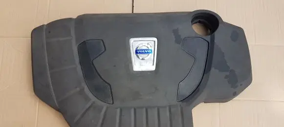 Volvo V40 Engine cover (trim)