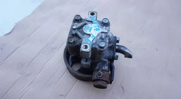 Hyundai Santa Fe Power steering pump SKO62382