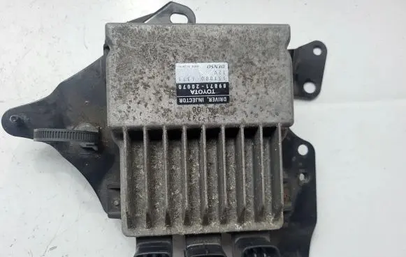 Toyota Avensis T250 Fuel injection control unit/module 8987120070 1310001371