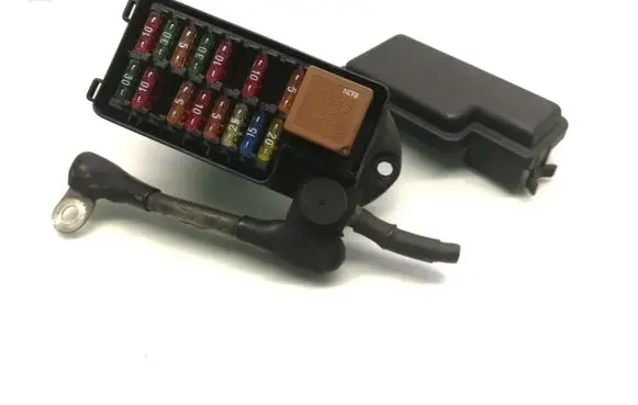 Jaguar XJ X308 Fuse module LNC2800AC