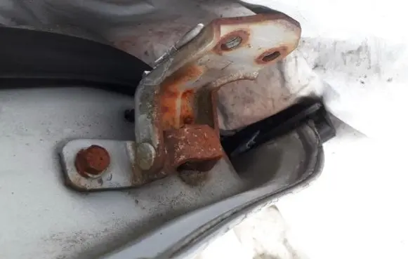 Mazda 626 Front door upper hinge