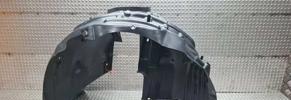 Front wheel arch liner splash guards