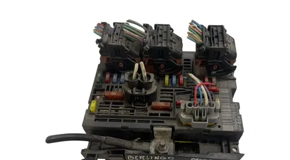 Citroen Berlingo Fuse module 9664706180