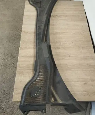 Audi TT TTS Mk2 Wiper trim 8J1819401
