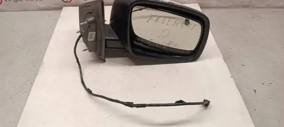 Front door electric wing mirror