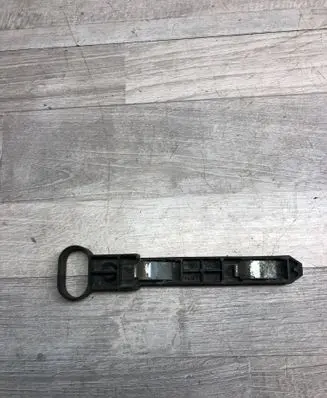 Headlight/headlamp mounting bracket
