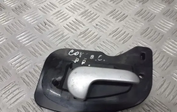 Opel Corsa C Front door interior handle 13110957