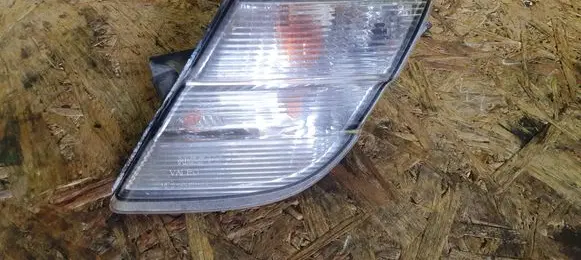 Nissan Micra Front indicator light 89036988