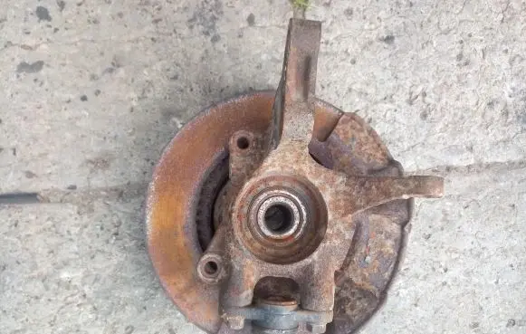 Hyundai Tucson JM Front wheel hub spindle knuckle 517162E100