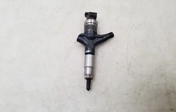 Subaru Outback Fuel injector 16613AA030