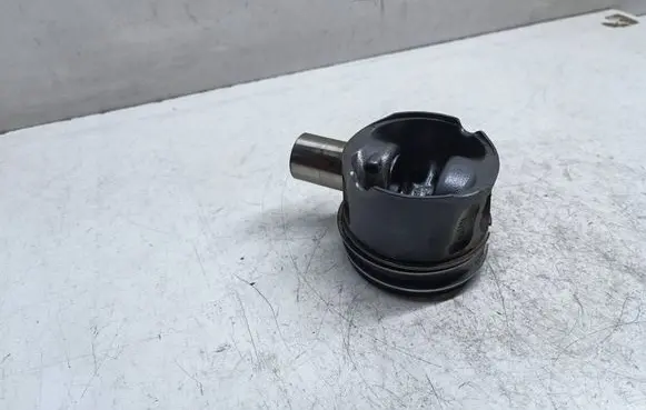 Land Rover Range Rover Sport L494 Piston 08490 7R3